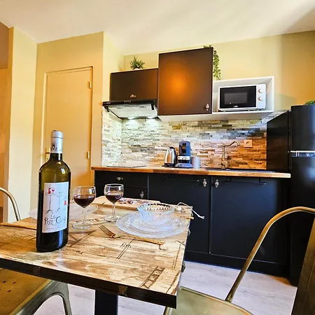 Confort ! Ville, Calme, Cinéma Privé, Climatisation, Parking, Wifi Appartamento